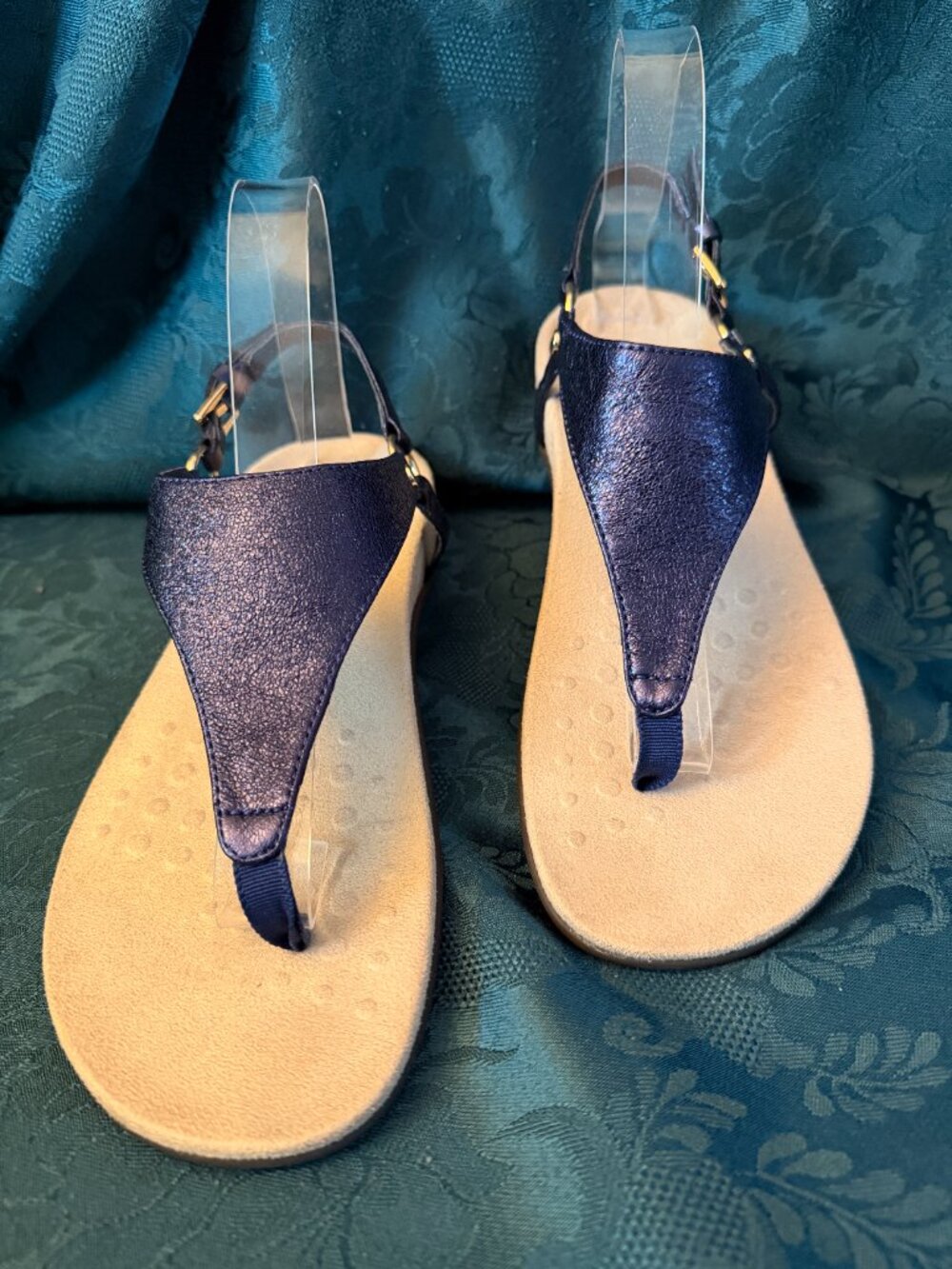 Vionic Kirra Leather Thong Sandals, Purple Metallic Sz 8.5